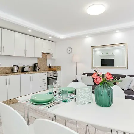 Modern And Bright With Sea View And Pool لوس كريستيانوس