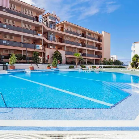 Modern And Bright With Sea View And Pool