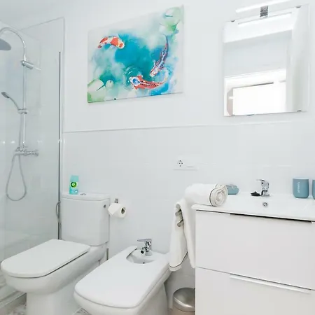 Modern And Bright With Sea View And Pool شقة *