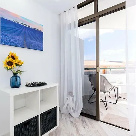 Modern And Bright With Sea View And Pool 로스크리스티아노스